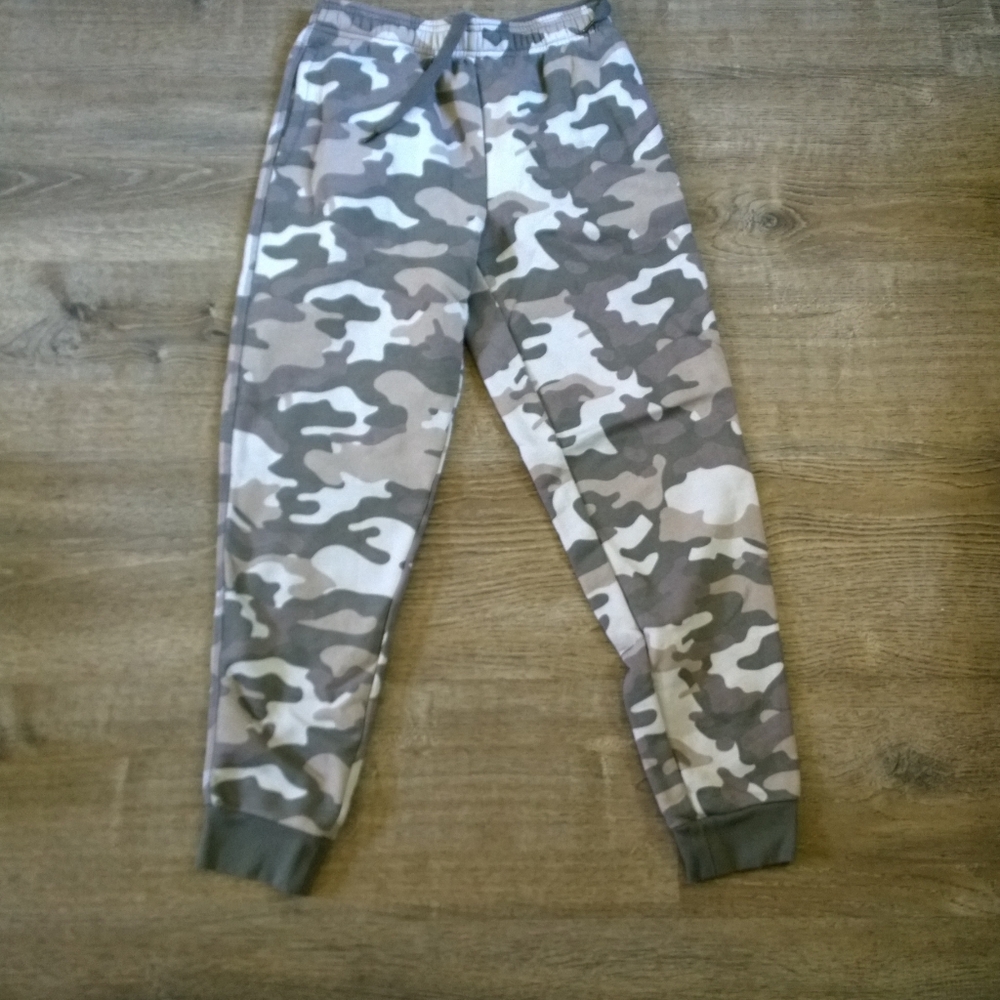 Amazon Essentials Camo Fleece Joggers - Size Medium (M) - Great Condition!